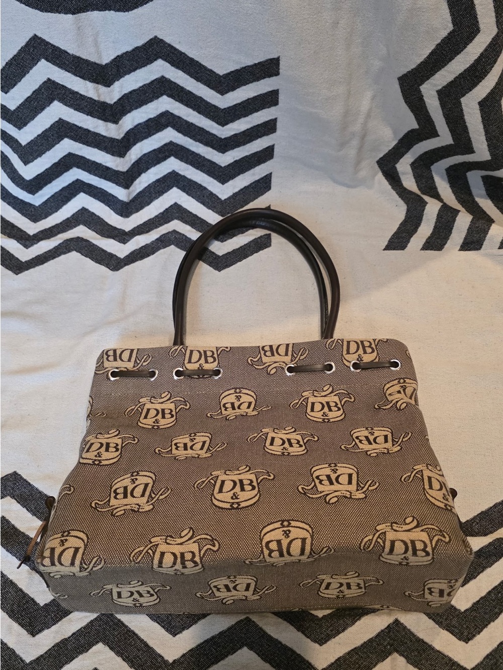 Dooney & Bourke Vintage Brown Signature DB Tote Bag - Picture 4 of 5
